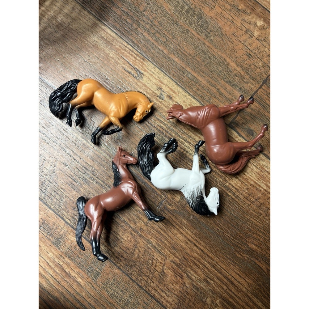 Breyer Horse Stable Horse Small Lot Of 4